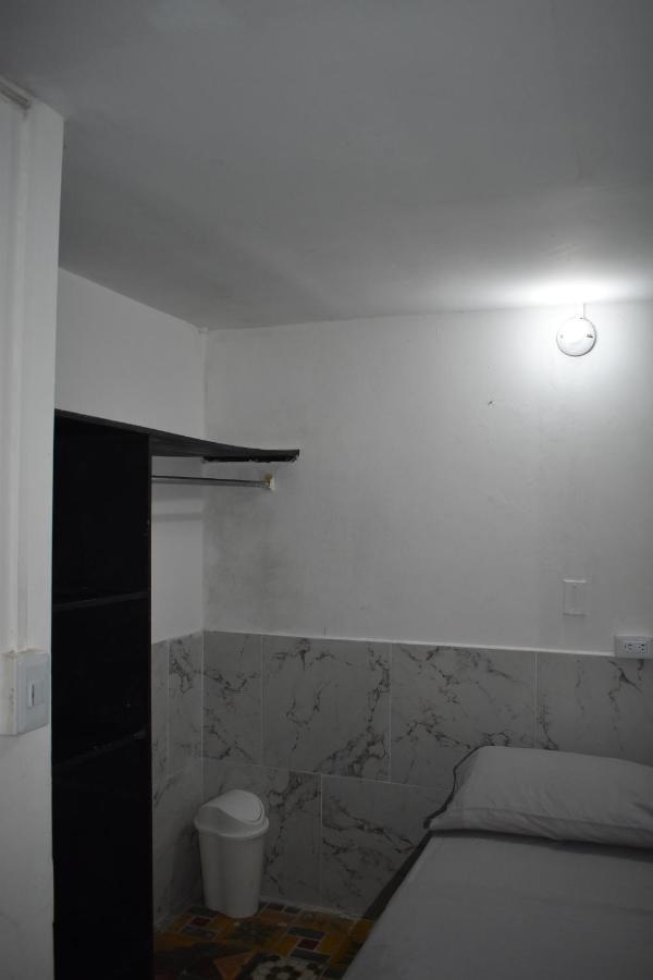 Esmed Hostel Медельин Экстерьер фото